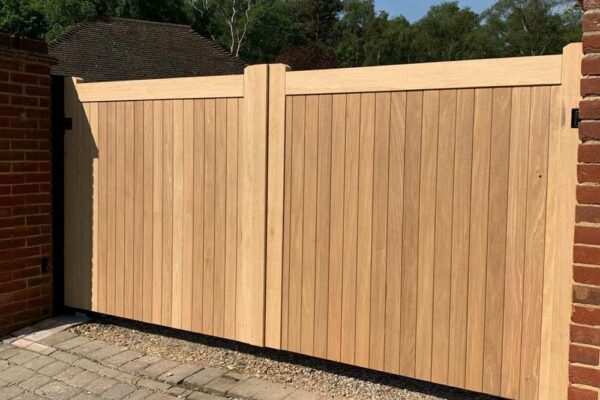 Light Wooden Automatic Gate
